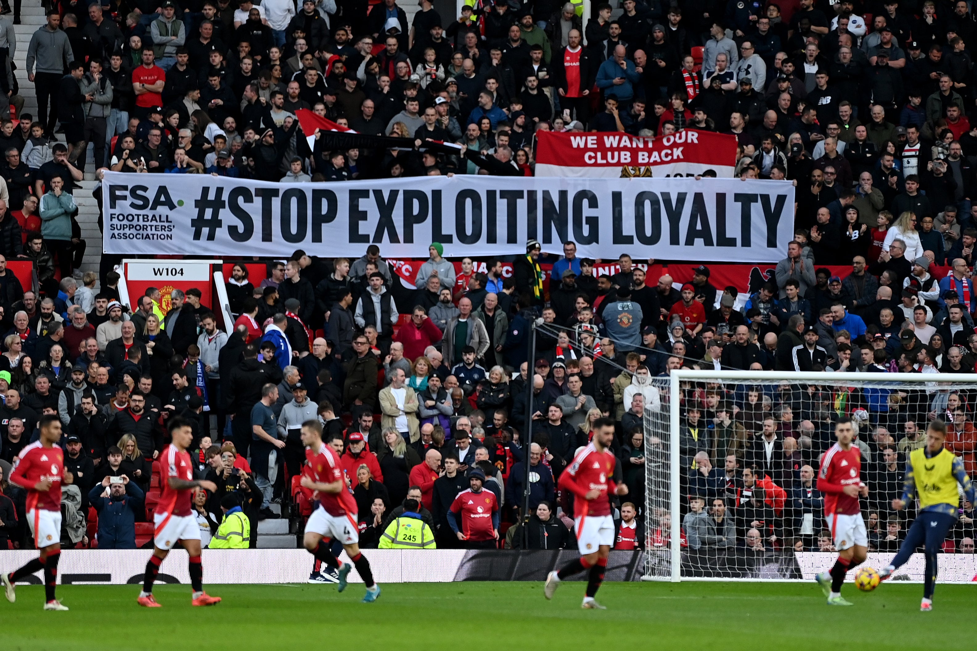 Manchester United : La Tempête de la Haussedes Prix des Billets et la Révolte des Supporters