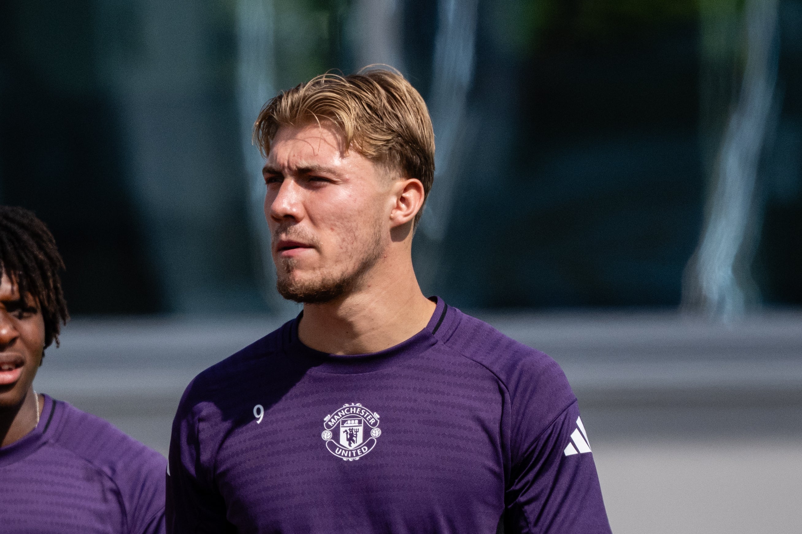 Fulham Tourne Son Regard Vers Rasmus Hojlund pour Remplacer Rodrigo Muniz